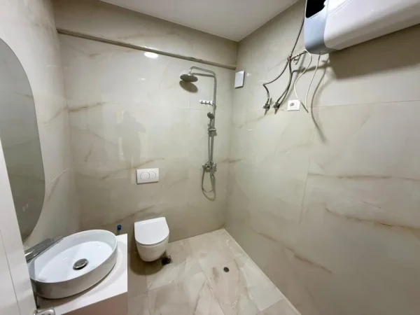 Tirane, jepet me qera apartament 2+1 Kati 7, 650 € 