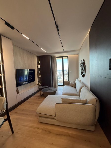 Tirane, jepet me qera apartament 1+1+Ballkon Kati 13, 74 m² 1.200 € (Golden Tower Residence, Mine Peza) I investuar ne detaje, i pabanuar me pare