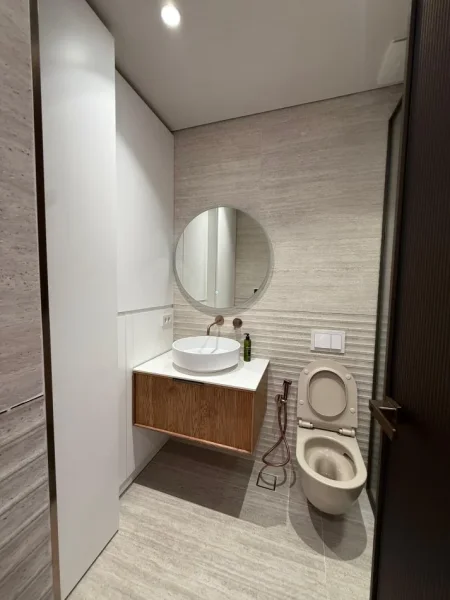 Tirane, jepet me qera apartament 1+1+Ballkon Kati 13, 74 m² 1.200 € (Golden Tower Residence, Mine Peza) I investuar ne detaje, i pabanuar me pare