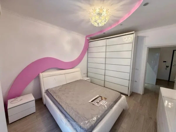 Tirane, jepet me qera apartament 1+1 Kati 2, 600 € 
