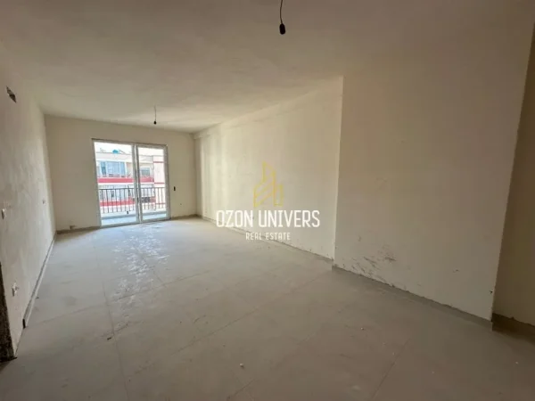 Tirane, shitet apartament 2+1+Ballkon Kati 2, 103 m² 125.000 € (paskuqan)