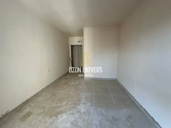 Tirane, shitet apartament 2+1+Ballkon Kati 2, 103 m² 125.000 € (paskuqan)