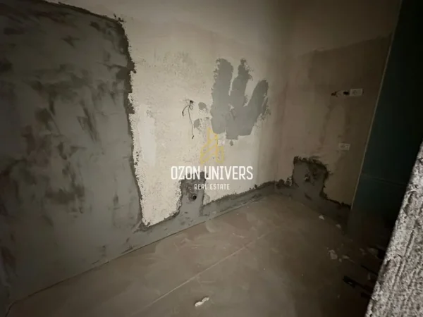 Tirane, shitet apartament 2+1+Ballkon Kati 2, 103 m² 125.000 € (paskuqan)