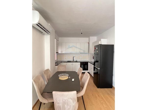 Tirane, shitet apartament 1+1 Kati 8, 71 m² 123.000 € (Kompleksi Fratari , Astir)