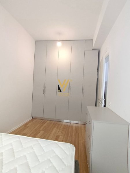 Tirane, jepet me qera apartament 1+1+Ballkon Kati 7, 56 m² 400 € (ALI DEMI)