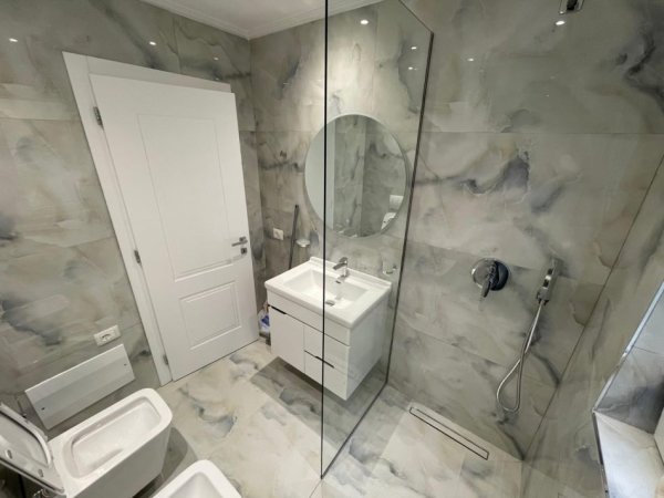 Tirane, jepet me qera apartament 2+1+Ballkon Kati 2, 100 m² 1.300 € (rruga e kosovareve)