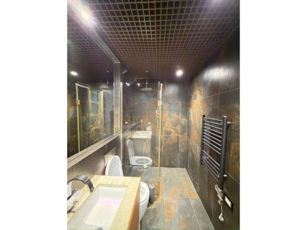 Tirane, shitet apartament 2+1+2 Kati 2, 101 m² 285.000 € (Rruga e Dibres)