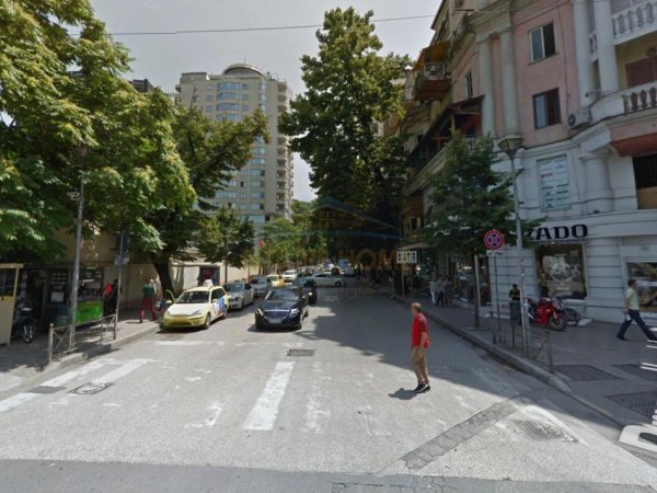 Tirane, shitet ambjent biznesi Kati -1, 41 m² 300.000 € (BLLOK)