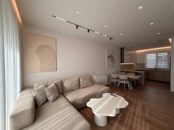 Tirane, jepet me qera apartament 2+1 Kati 3, 120 m² 1.500 € (Liqeni i Thate.)