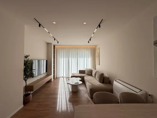 Tirane, jepet me qera apartament 2+1 Kati 3, 120 m² 1.500 € (Liqeni i Thate.)