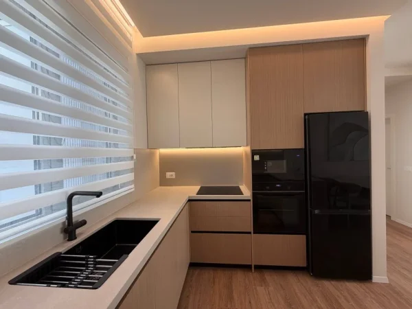 Tirane, jepet me qera apartament 2+1 Kati 3, 120 m² 1.500 € (Liqeni i Thate.)