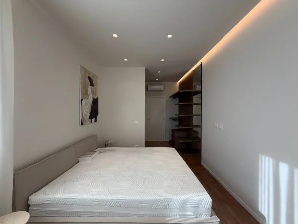 Tirane, jepet me qera apartament 2+1 Kati 3, 120 m² 1.500 € (Liqeni i Thate.)