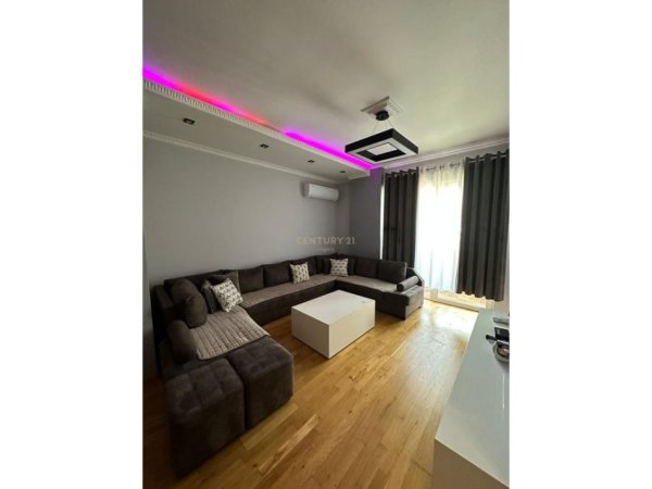 Tirane, jepet me qera apartament 2+1 Kati 4, 90 m² 620 € (Astir)
