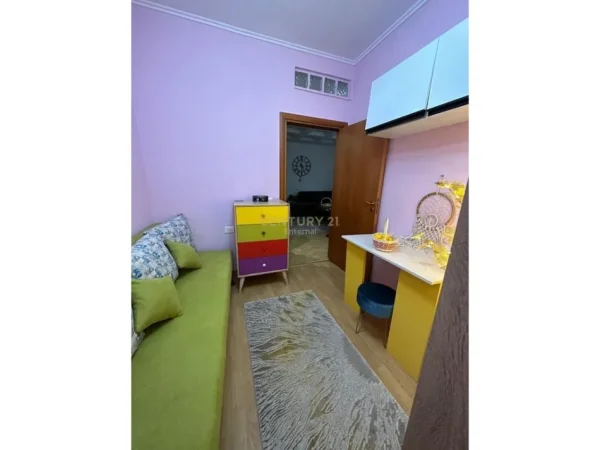 Tirane, jepet me qera apartament 2+1 Kati 6, 75 m² 850 € (Qender)