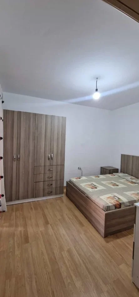 Tirane, jepet me qera apartament 1+1 Kati 7, 67 m² 450 € (Rruga Tom Plezha)