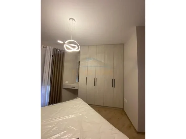 Tirane, jepet me qera apartament 2+1+Aneks Kati 4, 100 m² 1.300 € 