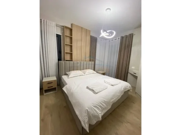 Tirane, jepet me qera apartament 2+1+Aneks Kati 4, 100 m² 1.300 € 