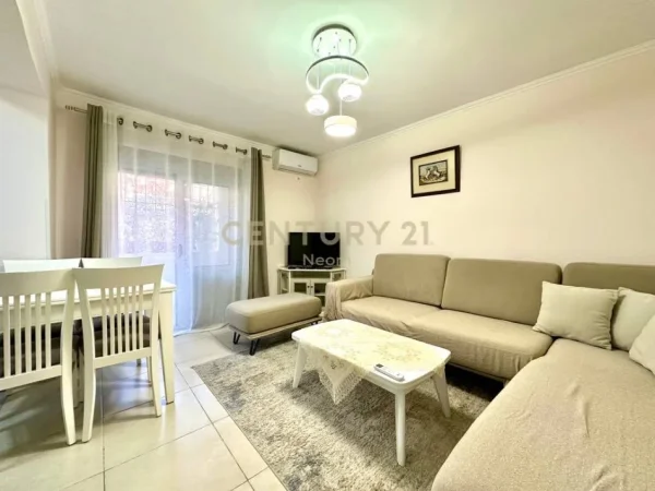 Tirane, jepet me qera apartament 1+1 Kati 1, 61 m² 470 € (Rruga e Dibres)