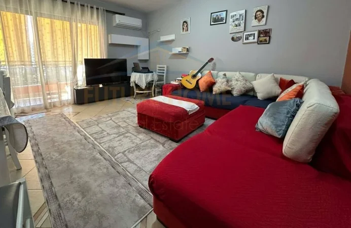 Tirane, shitet apartament 2+1 Kati 3, 106 m² 166.000 € (Yzberisht)