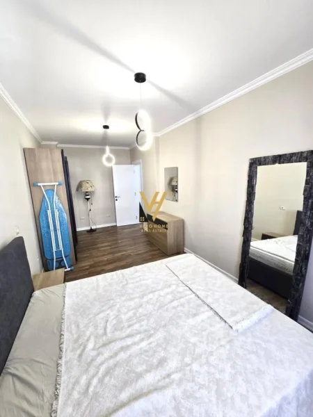 Tirane, jepet me qera apartament 2+1+Ballkon Kati 6, 85 m² 800 € (21 DHJETORI)