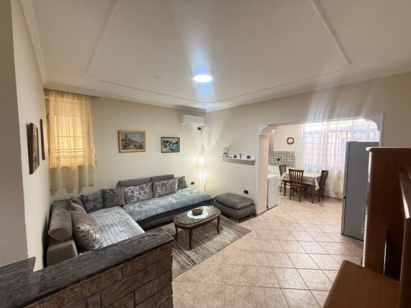 Tirane, jepet me qera apartament 1+1+Ballkon Kati 1, 65 m² 600 € (hoxha tahsim)