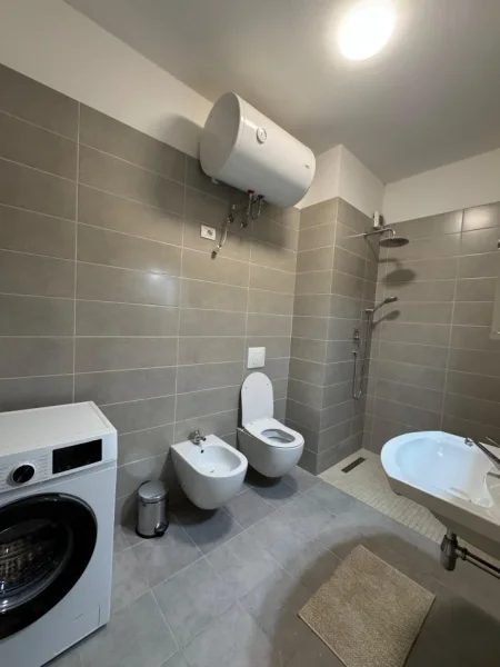 Tirane, jepet me qera apartament 1+1 Kati 7, 75 m² 500 € (Green city)