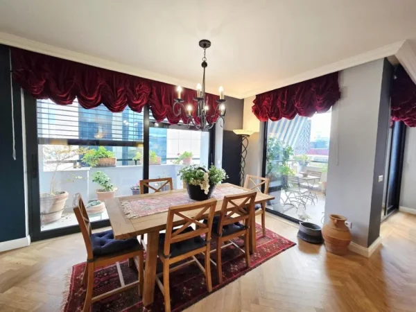 Tirane, shitet apartament 3+1 , 188 m² (bllok)