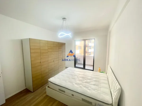 Tirane, jepet me qera apartament 1+1+Ballkon Kati 3, 70 m² 519 € 