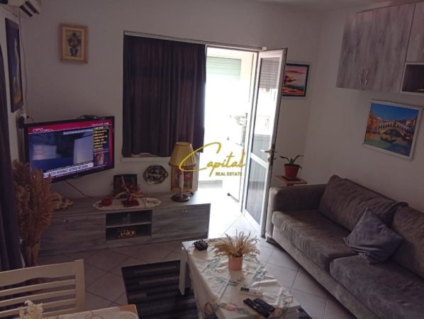 Tirane, jepet me qera apartament 1+1 Kati 4, 43 m² 600 € (BRRYLI)