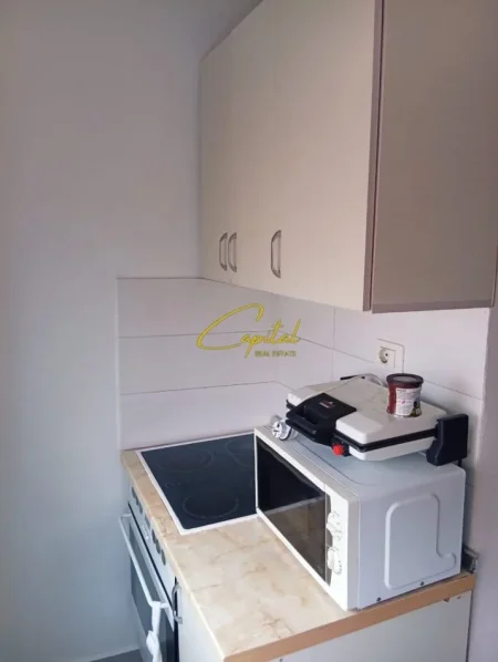 Tirane, jepet me qera apartament 1+1 Kati 4, 43 m² 600 € (BRRYLI)