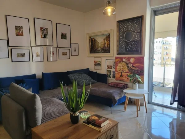 Tirane, shitet apartament 1+1+Aneks+Ballkon Kati 4, 75 m² 178.000 € (Komuna e Parisit)