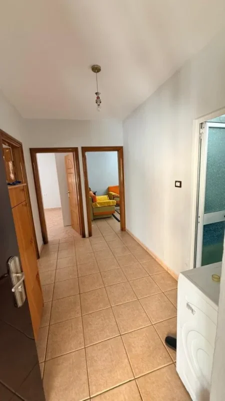 Tirane, jepet me qera apartament 2+1 Kati 1, 85 m² 550 € (Ish Parku)