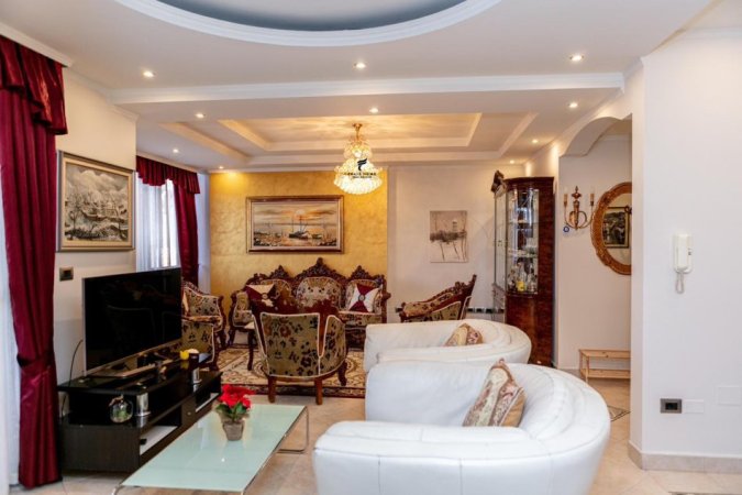 Tirane, jepet me qera 3+1 Kati 1, 127 m² 1.200 € 