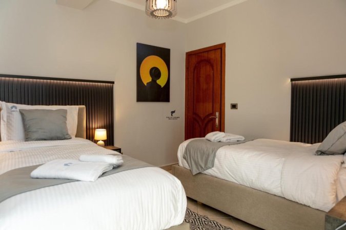 Tirane, jepet me qera 3+1 Kati 1, 127 m² 1.200 € 