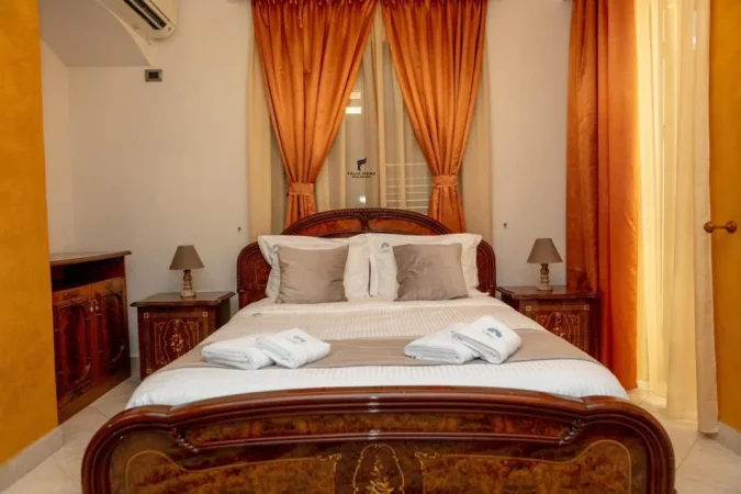 Tirane, jepet me qera 3+1 Kati 1, 127 m² 1.200 € 