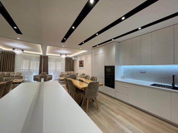 Tirane, jepet me qera apartament 2+1 me post parkimi Kati 2, 100 m² 1.300 € (Kompleksi Kolombo)