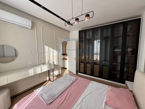 Tirane, jepet me qera apartament 2+1+Ballkon Kati 6, 71 m² 850 € 