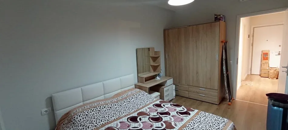 Tirane, jepet me qera apartament 1+1 Kati 5, 53 m² 500 € (Rruga Ali Demi)