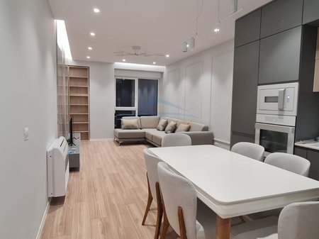 Tirane, jepet me qera apartament 2+1+Ballkon Kati 2, 105 m² 800 € 