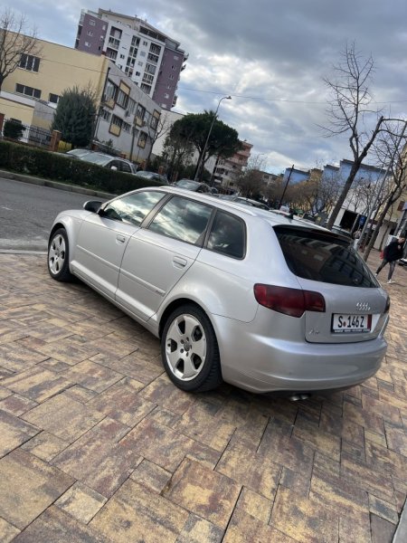 Lezhe, shes makine Audi A3, Nafte, gri metalizato automatik Klima 180.000 km 5.000 €