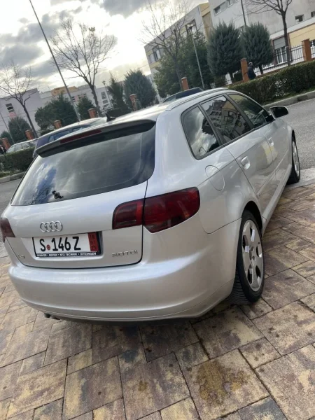 Lezhe, shes makine Audi A3, Nafte, gri metalizato automatik Klima 180.000 km 5.000 €
