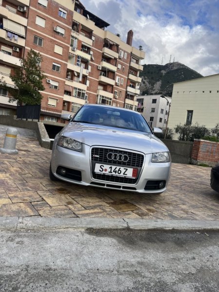 Lezhe, shes makine Audi A3, Nafte, gri metalizato automatik Klima 180.000 km 5.000 €