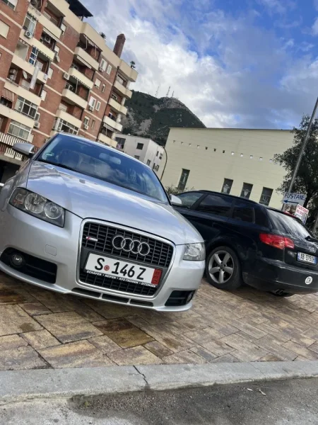 Lezhe, shes makine Audi A3, Nafte, gri metalizato automatik Klima 180.000 km 5.000 €