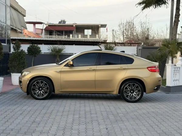 Fier, shes makine BMW X6-3.0 DIESEL-XHAMA TE ZINJ ORIGJINAL 8200 EURO OSE NDERROHET(E VESHUR ME LETER GOLD) Nafte, e argjendtë automatik Kondicioner 275.000 km 8.500 €