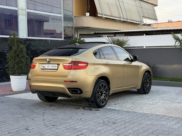Fier, shes makine BMW X6-3.0 DIESEL-XHAMA TE ZINJ ORIGJINAL 8200 EURO OSE NDERROHET(E VESHUR ME LETER GOLD) Nafte, e argjendtë automatik Kondicioner 275.000 km 8.500 €