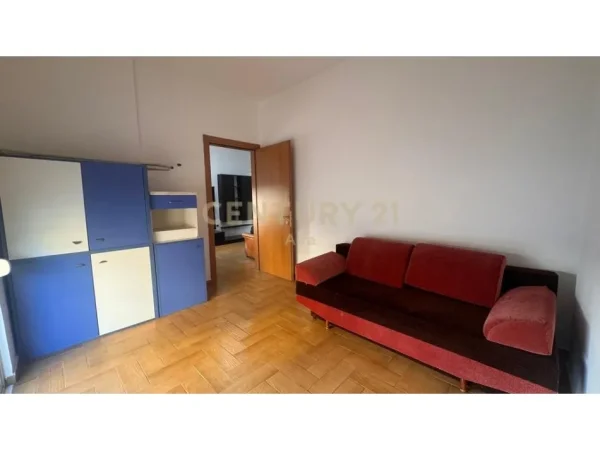 Tirane, jepet me qera apartament 2+1+Ballkon Kati 2, 100 m² 650 € (myslym shyri rr.him kolli)