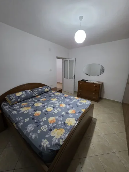 Vlore, jepet me qera apartament 1+1 Kati 5, 57 m² 250 € (Prane Zjarrfikses Vlore)