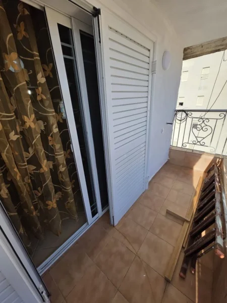 Vlore, jepet me qera apartament 1+1 Kati 5, 57 m² 250 € (Prane Zjarrfikses Vlore)
