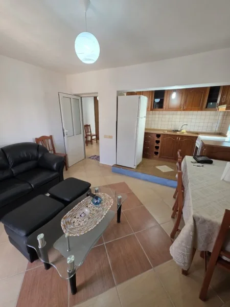 Vlore, jepet me qera apartament 1+1 Kati 5, 57 m² 250 € (Prane Zjarrfikses Vlore)