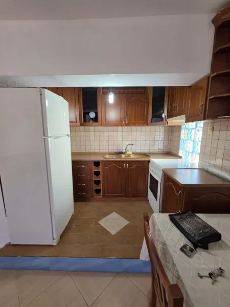 Vlore, jepet me qera apartament 1+1 Kati 5, 57 m² 250 € (Prane Zjarrfikses Vlore)